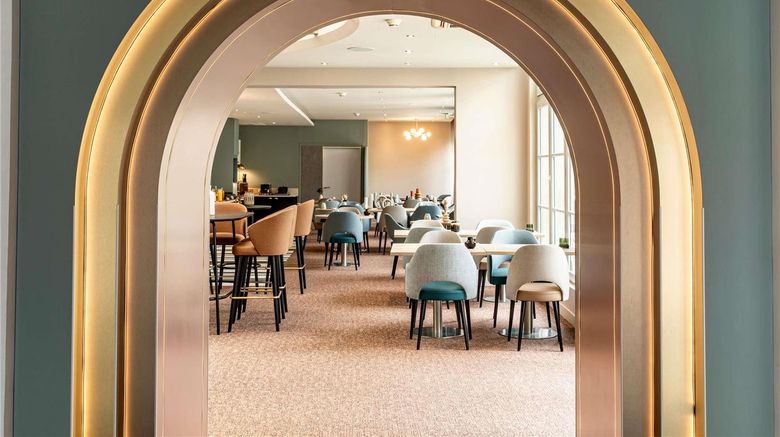 <b>Mercure Angouleme-Hotel de France Restaurant</b>. Images powered by <a href="https://iceportal.shijigroup.com/" title="IcePortal" target="_blank">IcePortal</a>.