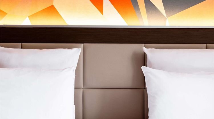Mercure Omaha Beach Hotel Room