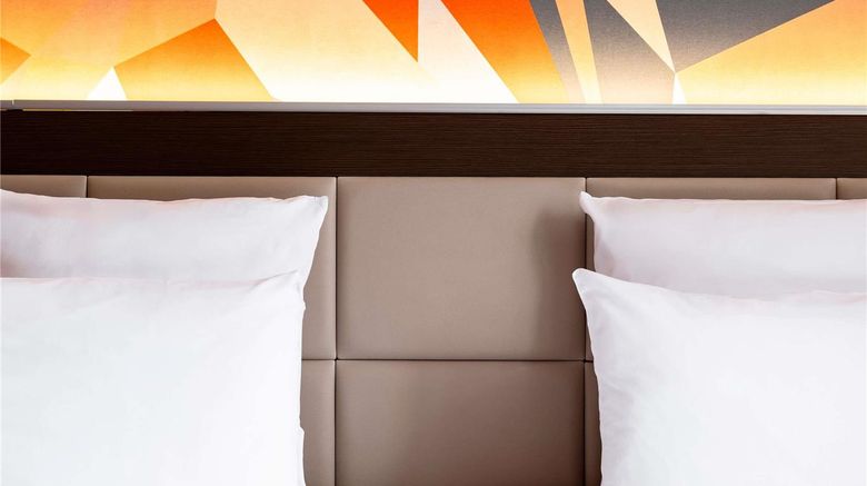 <b>Mercure Omaha Beach Hotel Room</b>. Images powered by <a href="https://iceportal.shijigroup.com/" title="IcePortal" target="_blank">IcePortal</a>.