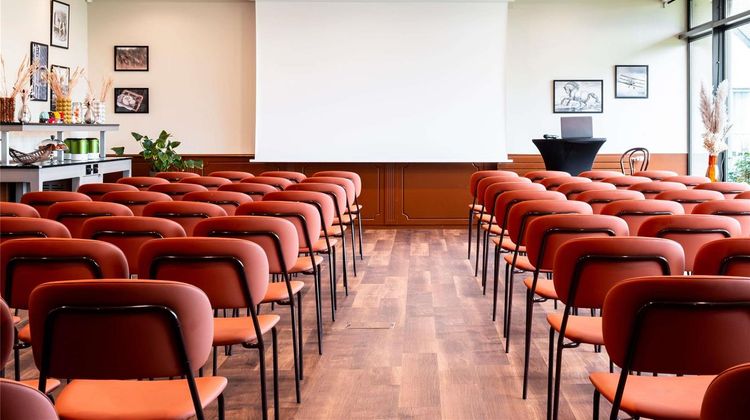 Mercure Omaha Beach Hotel Meeting