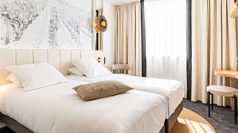 <b>Mercure Beaune Centre Room</b>. Images powered by <a href="https://iceportal.shijigroup.com/" title="IcePortal" target="_blank">IcePortal</a>.