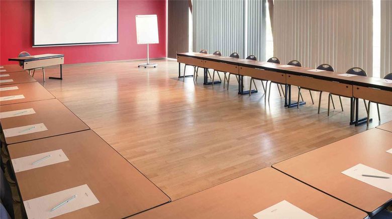 <b>Mercure Parc Micaud Meeting</b>. Images powered by <a href="https://iceportal.shijigroup.com/" title="IcePortal" target="_blank">IcePortal</a>.