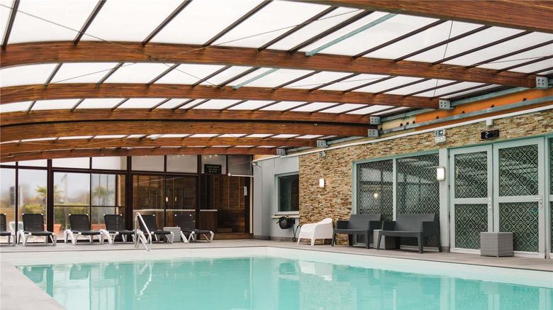 <b>Mercure Cabourg Hotel & Spa Pool</b>. Images powered by <a href="https://iceportal.shijigroup.com/" title="IcePortal" target="_blank">IcePortal</a>.