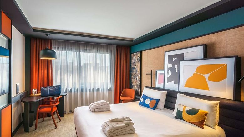 <b>Mercure Dijon Clemenceau Room</b>. Images powered by <a href="https://iceportal.shijigroup.com/" title="IcePortal" target="_blank">IcePortal</a>.
