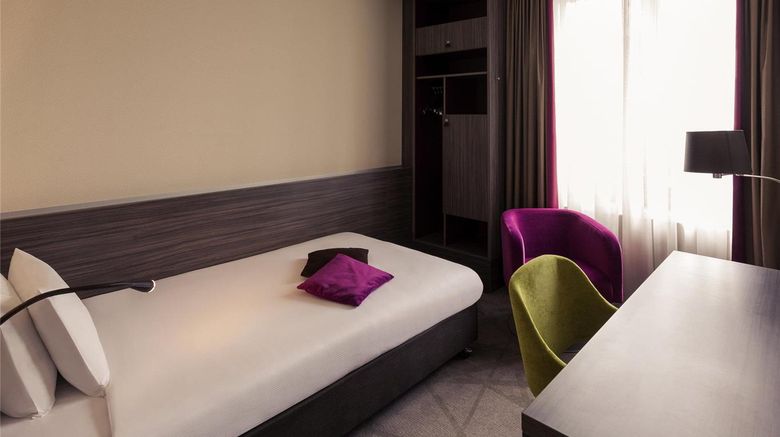 <b>Mercure Hotel Groningen Martiniplaza Room</b>. Images powered by <a href="https://iceportal.shijigroup.com/" title="IcePortal" target="_blank">IcePortal</a>.