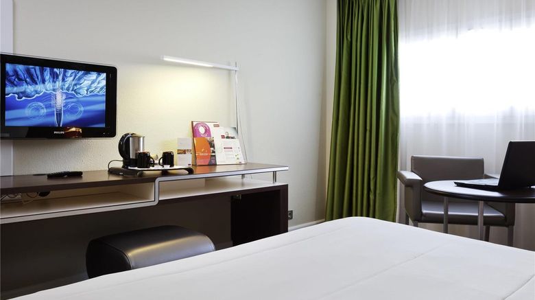 <b>Mercure Rennes Centre Colombier Room</b>. Images powered by <a href="https://iceportal.shijigroup.com/" title="IcePortal" target="_blank">IcePortal</a>.