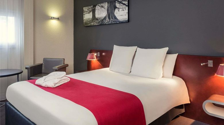 <b>Mercure Rennes Centre Colombier Room</b>. Images powered by <a href="https://iceportal.shijigroup.com/" title="IcePortal" target="_blank">IcePortal</a>.