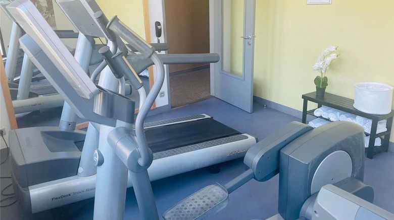 <b>Mercure Niort Marais Poitevin Health</b>. Images powered by <a href="https://iceportal.shijigroup.com/" title="IcePortal" target="_blank">IcePortal</a>.