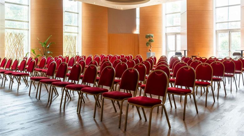 <b>Mercure Rouen Champ-de-Mars Meeting</b>. Images powered by <a href="https://iceportal.shijigroup.com/" title="IcePortal" target="_blank">IcePortal</a>.