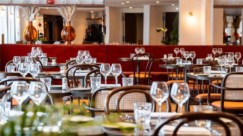 <b>Mercure Rouen Champ-de-Mars Restaurant</b>. Images powered by <a href="https://iceportal.shijigroup.com/" title="IcePortal" target="_blank">IcePortal</a>.