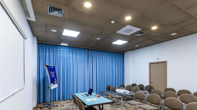 <b>Hotel Ibis Porto Gaia Meeting</b>. Images powered by <a href="https://iceportal.shijigroup.com/" title="IcePortal" target="_blank">IcePortal</a>.