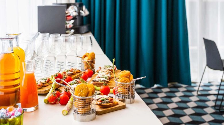 <b>Mercure Bordeaux Centre Meeting</b>. Images powered by <a href="https://iceportal.shijigroup.com/" title="IcePortal" target="_blank">IcePortal</a>.