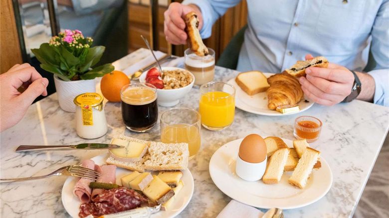 <b>Mercure Lyon Centre Chateau Perrache Restaurant</b>. Images powered by <a href="https://iceportal.shijigroup.com/" title="IcePortal" target="_blank">IcePortal</a>.