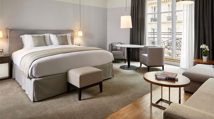 Sofitel Arc de Triomphe Suite