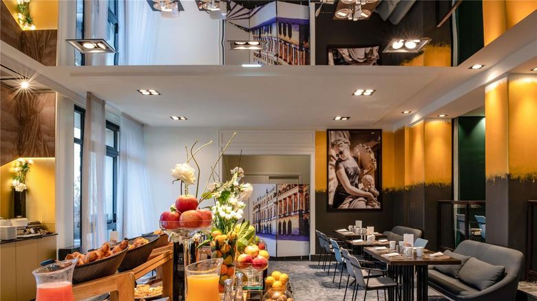 <b>Le Louis Versailles Chateau MGallery Restaurant</b>. Images powered by <a href="https://iceportal.shijigroup.com/" title="IcePortal" target="_blank">IcePortal</a>.