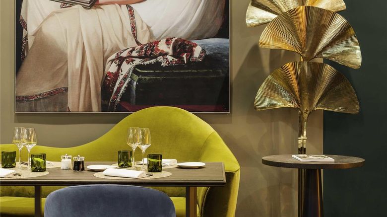 <b>Le Louis Versailles Chateau MGallery Restaurant</b>. Images powered by <a href="https://iceportal.shijigroup.com/" title="IcePortal" target="_blank">IcePortal</a>.