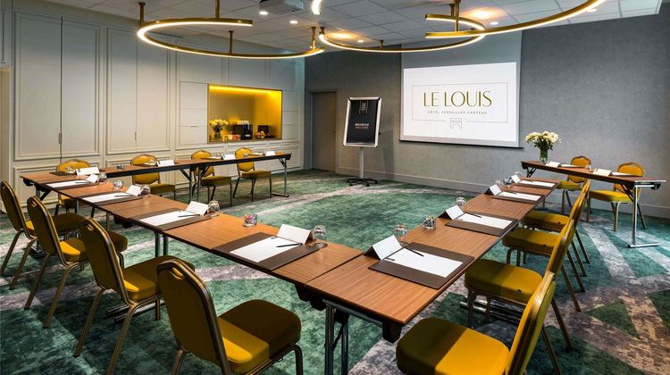 Le Louis Versailles Chateau MGallery Meeting