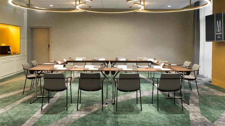 Le Louis Versailles Chateau MGallery Meeting