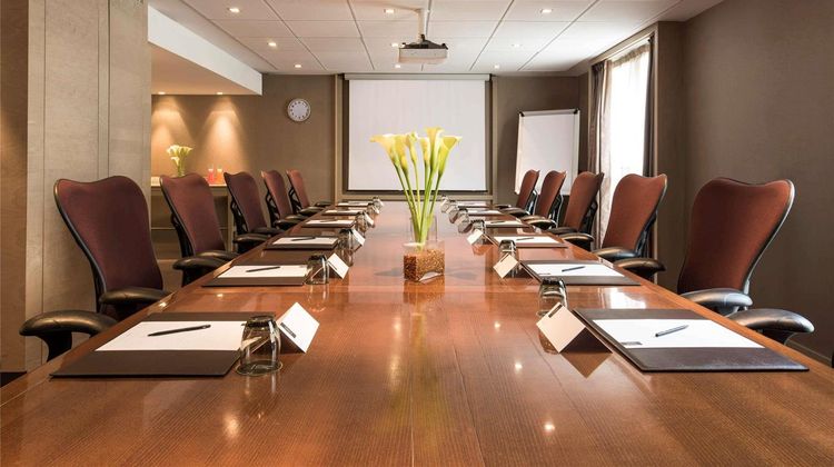 Le Louis Versailles Chateau MGallery Meeting