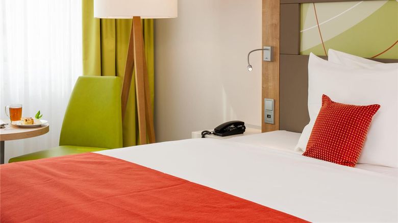 <b>Mercure Hotel Kongress Saarbruecken Room</b>. Images powered by <a href="https://iceportal.shijigroup.com/" title="IcePortal" target="_blank">IcePortal</a>.