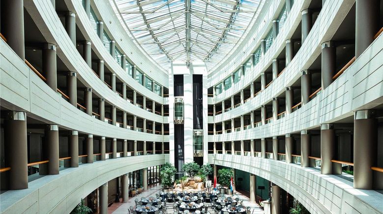 <b>Sofitel Luxembourg Europe Meeting</b>. Images powered by <a href="https://iceportal.shijigroup.com/" title="IcePortal" target="_blank">IcePortal</a>.