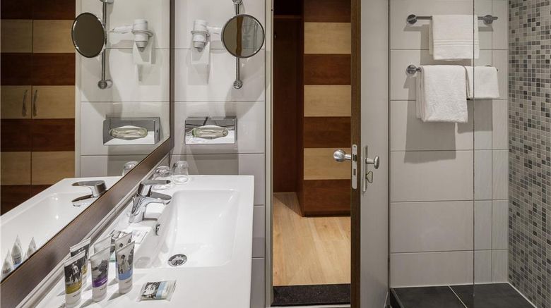 <b>Hotel Mercure Amsterdam Airport Room</b>. Images powered by <a href="https://iceportal.shijigroup.com/" title="IcePortal" target="_blank">IcePortal</a>.
