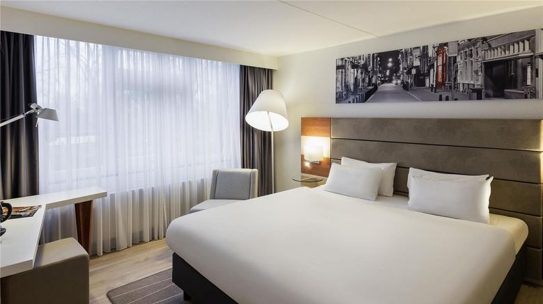 <b>Hotel Mercure Amsterdam Airport Room</b>. Images powered by <a href="https://iceportal.shijigroup.com/" title="IcePortal" target="_blank">IcePortal</a>.