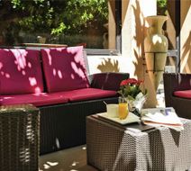 Ibis Hotel Avignon Exterior