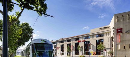 Ibis Hotel Avignon Exterior