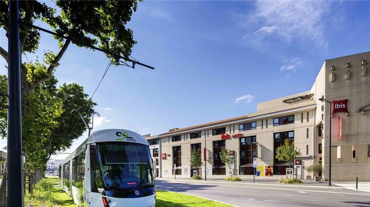 Ibis Hotel Avignon Exterior