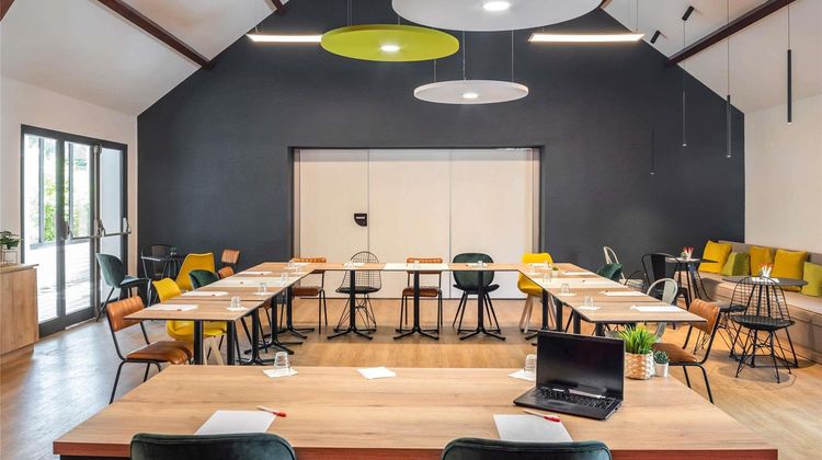 Ibis Beaune Centre Meeting