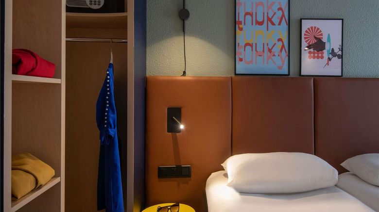<b>Ibis Cannes Centre Room</b>. Images powered by <a href="https://iceportal.shijigroup.com/" title="IcePortal" target="_blank">IcePortal</a>.
