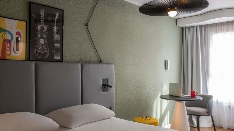 <b>Ibis Cannes Centre Room</b>. Images powered by <a href="https://iceportal.shijigroup.com/" title="IcePortal" target="_blank">IcePortal</a>.