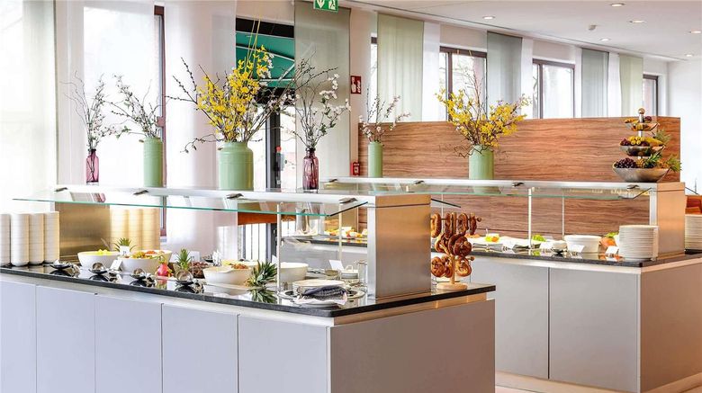 <b>Mercure Hotel Muenchen Sued Messe Restaurant</b>. Images powered by <a href="https://iceportal.shijigroup.com/" title="IcePortal" target="_blank">IcePortal</a>.