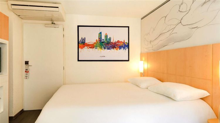 Ibis Hotel Lyon Part Dieu Les Halles Room