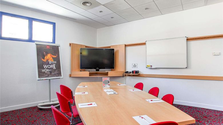 <b>Ibis Marseille Centre Gare Meeting</b>. Images powered by <a href="https://iceportal.shijigroup.com/" title="IcePortal" target="_blank">IcePortal</a>.