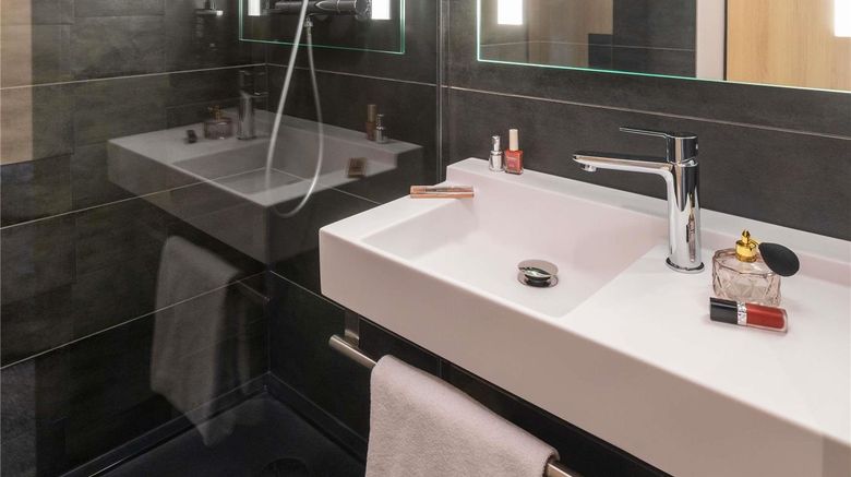 <b>Ibis Sainte Catherine Room</b>. Images powered by <a href="https://iceportal.shijigroup.com/" title="IcePortal" target="_blank">IcePortal</a>.
