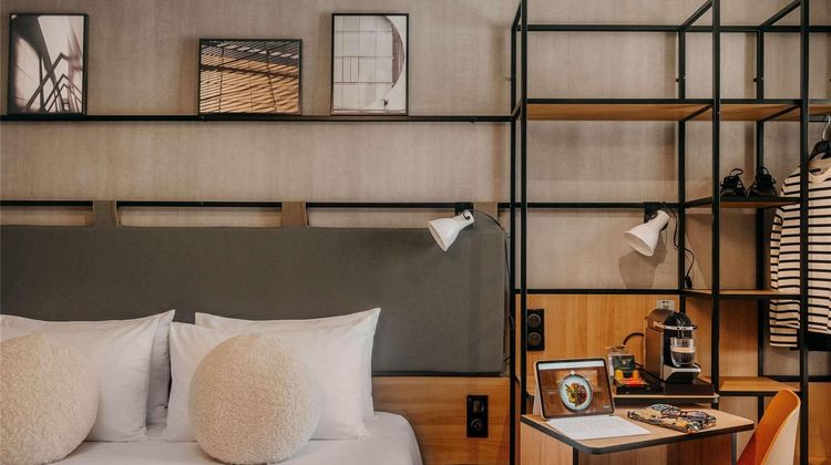 Ibis Hotel Bastille Room