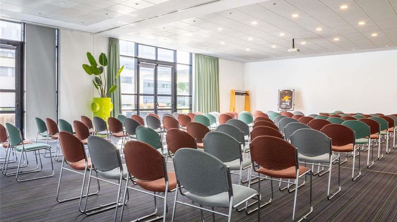 <b>Ibis Paris Charles De Gaulle Airport Meeting</b>. Images powered by <a href="https://iceportal.shijigroup.com/" title="IcePortal" target="_blank">IcePortal</a>.