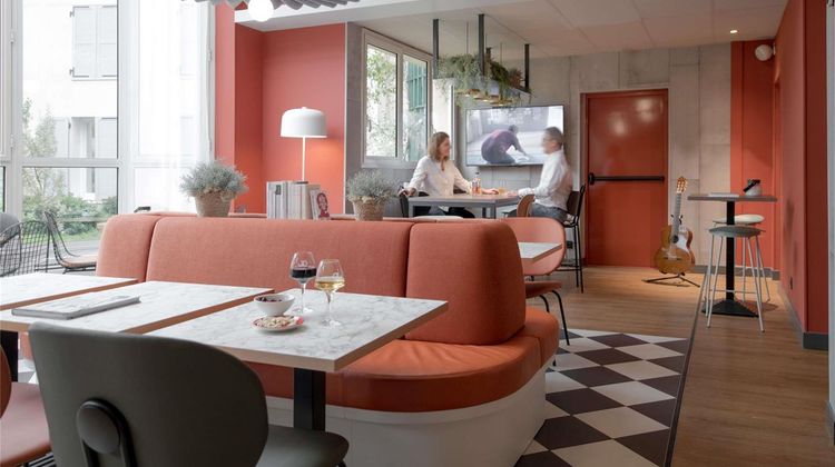 Ibis Paris Rueil-Malmaison Exterior