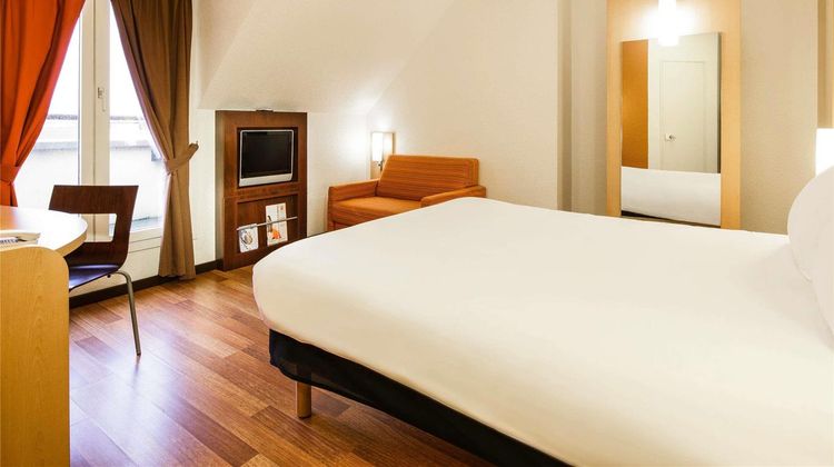 Ibis Hotel Versailles Room
