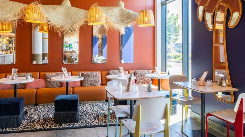 <b>Ibis Paris Coeur D'Orly Airport Restaurant</b>. Images powered by <a href="https://iceportal.shijigroup.com/" title="IcePortal" target="_blank">IcePortal</a>.