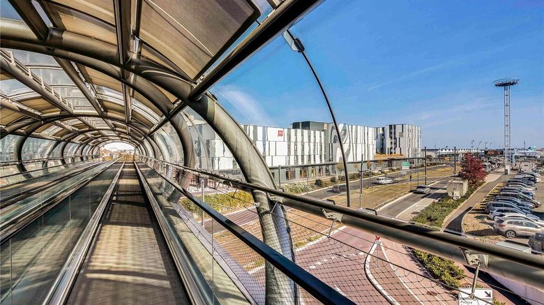 <b>Ibis Paris Coeur D'Orly Airport Exterior</b>. Images powered by <a href="https://iceportal.shijigroup.com/" title="IcePortal" target="_blank">IcePortal</a>.