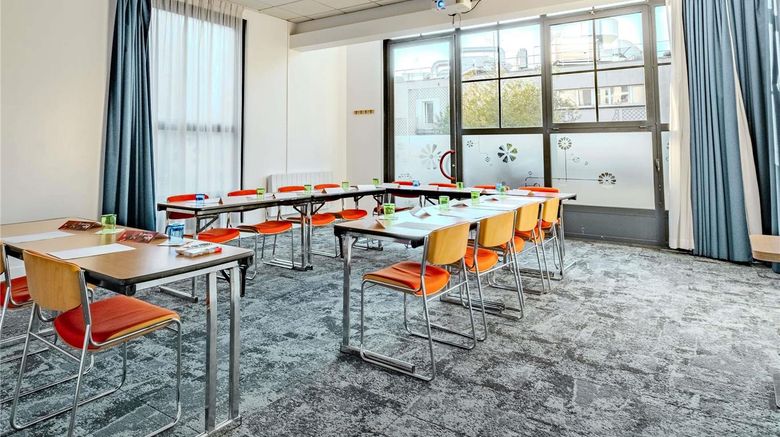 <b>Ibis Paris Marne La Vallee Meeting</b>. Images powered by <a href="https://iceportal.shijigroup.com/" title="IcePortal" target="_blank">IcePortal</a>.