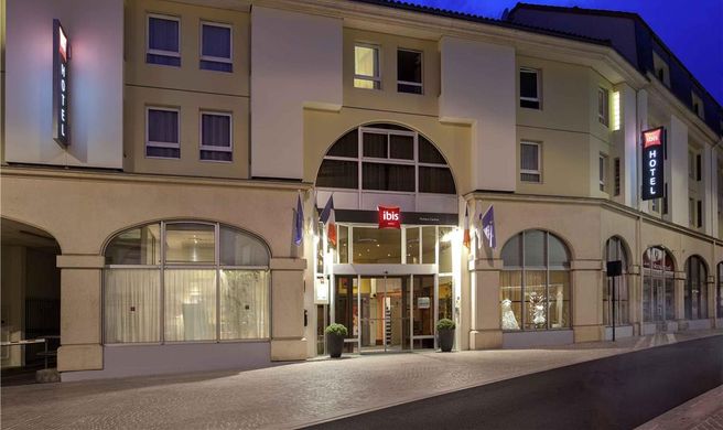 Ibis Hotel Poitiers Exterior