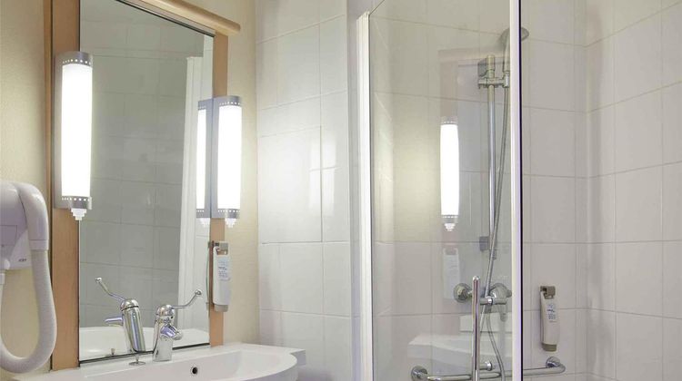 Ibis Hotel Poitiers Room