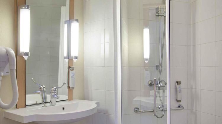 Ibis Hotel Poitiers Room