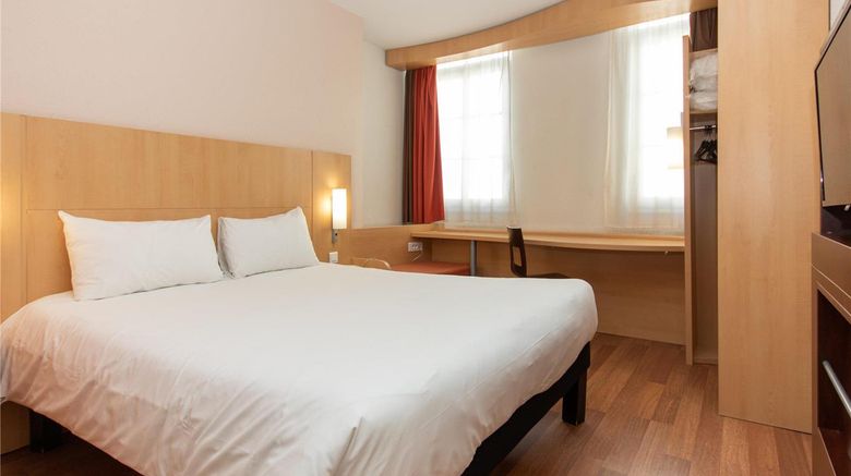 <b>Ibis Hotel Rochefort Room</b>. Images powered by <a href="https://iceportal.shijigroup.com/" title="IcePortal" target="_blank">IcePortal</a>.