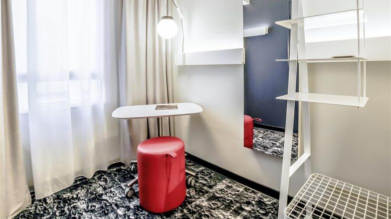 <b>Ibis La Rochelle Centre Historique Room</b>. Images powered by <a href="https://iceportal.shijigroup.com/" title="IcePortal" target="_blank">IcePortal</a>.