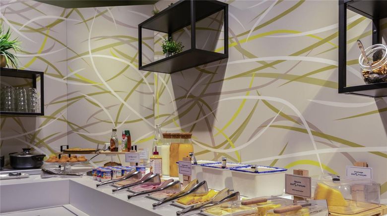 <b>Ibis La Rochelle Centre Historique Restaurant</b>. Images powered by <a href="https://iceportal.shijigroup.com/" title="IcePortal" target="_blank">IcePortal</a>.